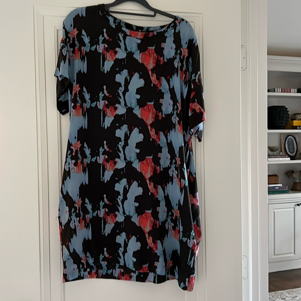 Cut25 silk patterned shift dress. Loose fit